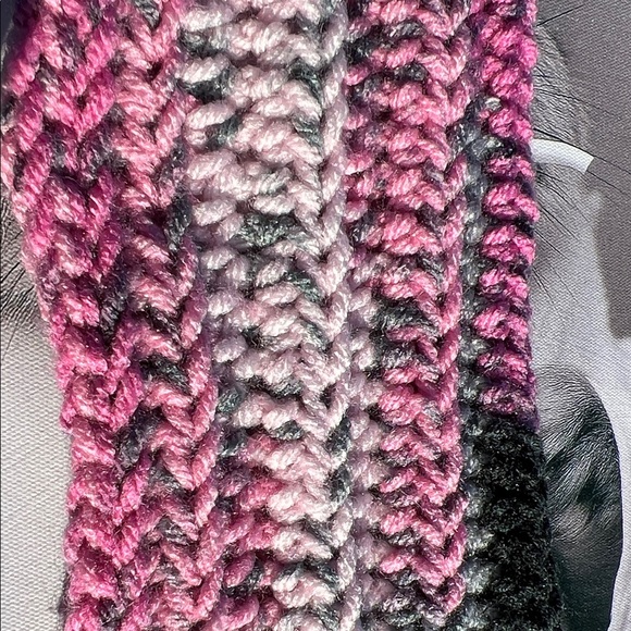 Hand Crafted Pink and Gray Fingerless Gloves - Picture 3 of 3